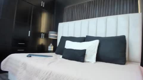 mathilda_liz online show from November 14, 1:33 pm