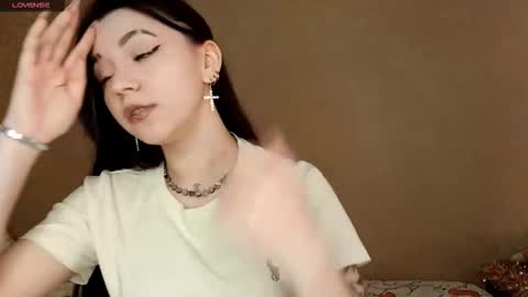 Mia online show from February 11, 8:16 am