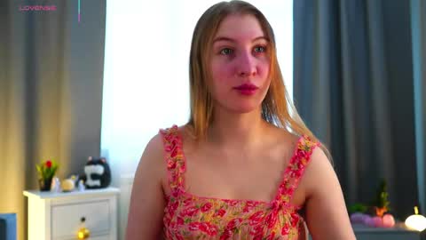 maureencoombs online show from April 16, 4:24 am