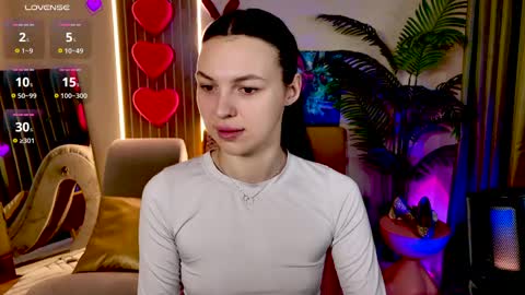 MaxinCarroll online show from June 2, 10:05 am