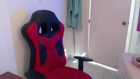 maxinesex_ online show from February 28, 1:43 pm