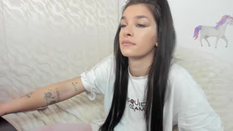 Maya online show from December 3, 2:52 pm