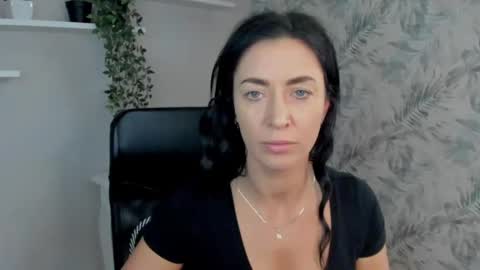 Maya online show from February 13, 3:56 pm