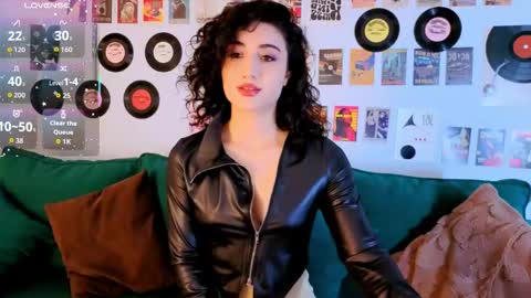 Maya online show from April 19, 2:50 pm