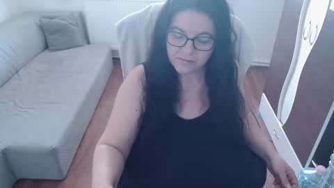 Maya online show from April 1, 10:38 am