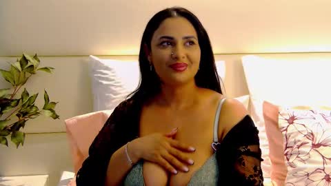 Maya online show from March 15, 10:45 pm