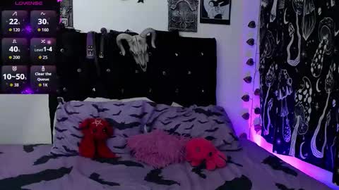 mayaredd online show from October 31, 5:42 am