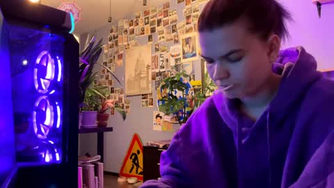 Rose online show from April 1, 6:27 pm