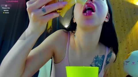 May online show from April 11, 6:30 am