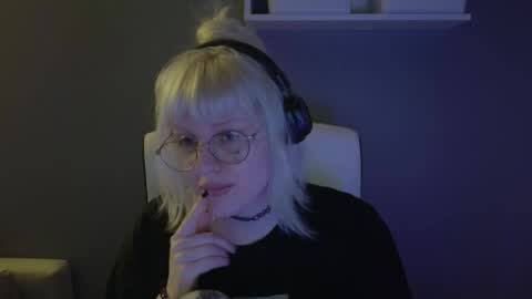 Roze online show from May 22, 1:47 am