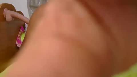 Meddy maya online show from December 1, 8:33 pm