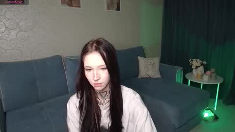 mefwhOre online show from December 4, 3:13 pm