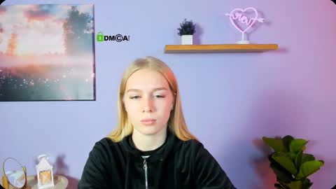 Snapshot of megan_cold chatting on October 19, 8:49 am megan_cold online show from October 19, 8:49 am