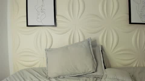 Megan Hofman online show from April 7, 4:47 am