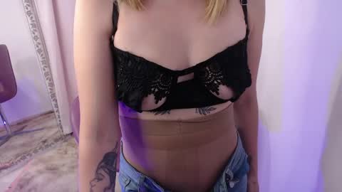 MEGAN online show from April 3, 11:03 pm