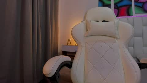 Megan Queen online show from April 17, 1:02 pm