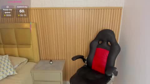 M E G A N  online show from October 8, 7:40 pm