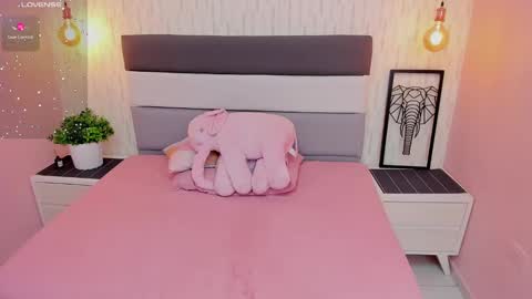 M E G A N  online show from February 1, 10:34 pm