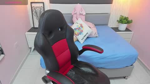 M E G A N  online show from February 7, 12:50 pm