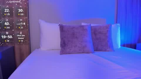 M E G A R A  online show from November 23, 3:31 am