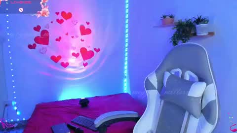   online show from June 19, 1:54 am