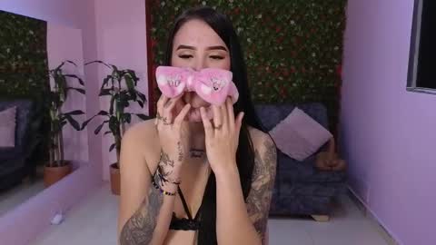 Mei online show from February 14, 9:39 pm