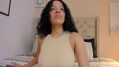 melania_xtreme online show from April 15, 11:38 pm