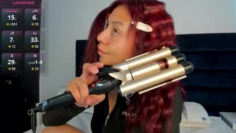 Melanie roux  online show from December 4, 12:51 pm