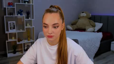 MelanieAlves online show from November 22, 1:25 pm