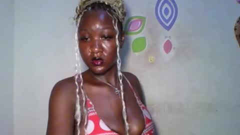 Snapshot of melanin_coco chatting on October 20, 9:07 pm Bene online show from October 20, 9:07 pm