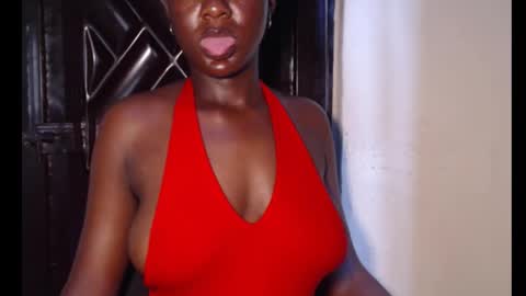Snapshot of melanin_coco chatting on October 5, 12:43 pm Bene online show from October 5, 12:43 pm