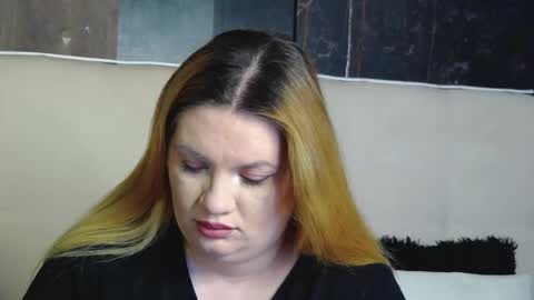 melanniebrown online show from January 12, 7:02 am