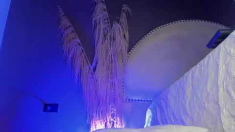 melany online show from November 7, 4:45 pm