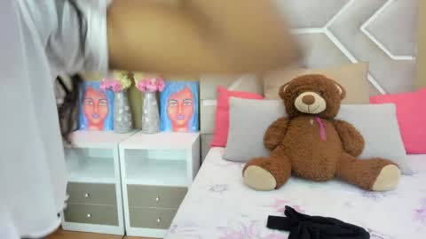 Melanie online show from February 4, 11:27 am