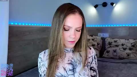 Melee Eva - Thumbs Up please  online show from February 4, 6:22 pm