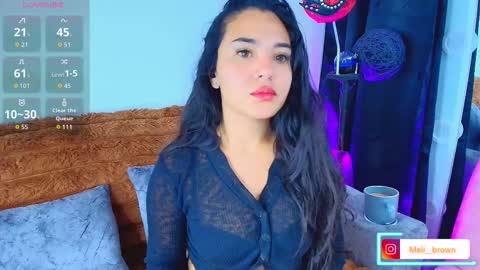    Independent model online show from November 6, 8:09 am