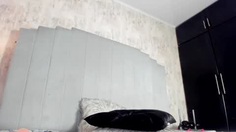 Meli  online show from April 5, 1:43 pm