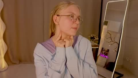 Alice - online show from April 15, 7:58 pm