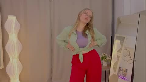 Alice - online show from April 3, 7:34 pm