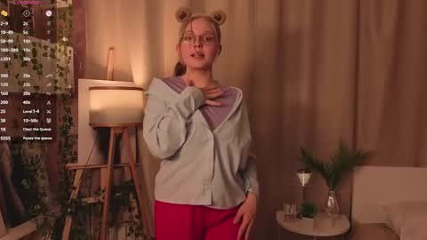 Alice - online show from April 16, 8:19 pm