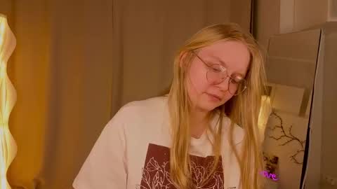 Alice - online show from April 12, 8:44 pm