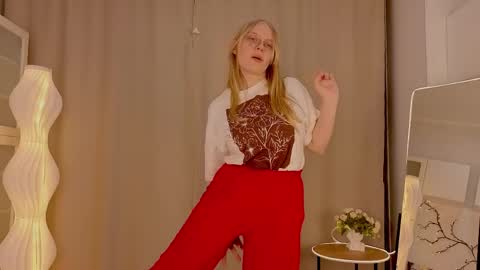 Alice - online show from April 10, 7:20 pm