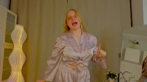 Alice - online show from April 18, 7:07 pm