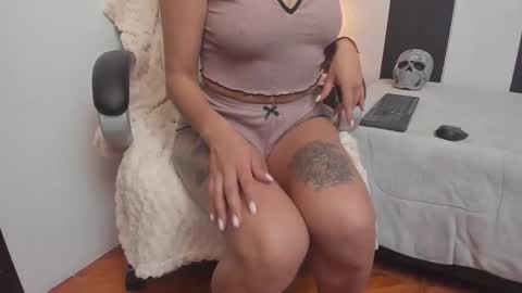 melisa_ss5 online show from November 4, 1:49 pm