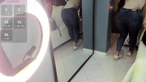 Snapshot of melissa_23_ chatting on September 12, 10:24 am melissa_23_ online show from September 12, 10:24 am