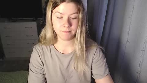 Snapshot of melissa__ray chatting on January 16, 8:22 am Melissa  Ray online show from January 16, 8:22 am
