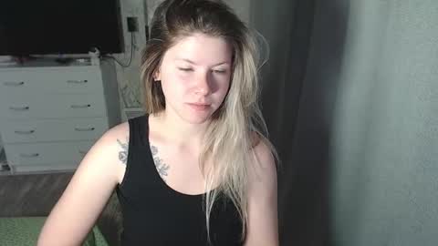 Snapshot of melissa__ray chatting on February 26, 5:21 pm Melissa  Ray online show from February 26, 5:21 pm