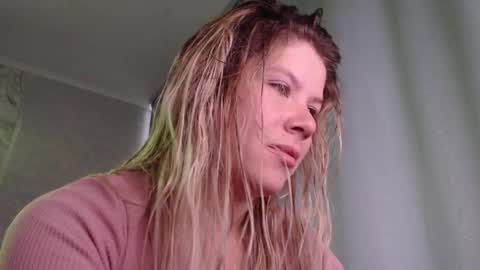 Snapshot of melissa__ray chatting on September 14, 1:47 am Melissa  Ray online show from September 14, 1:47 am