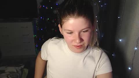 Snapshot of melissa__ray chatting on January 16, 6:27 pm Melissa  Ray online show from January 16, 6:27 pm