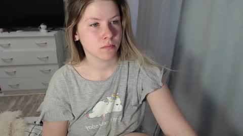 Snapshot of melissa__ray chatting on March 5, 2:46 am Melissa  Ray online show from March 5, 2:46 am